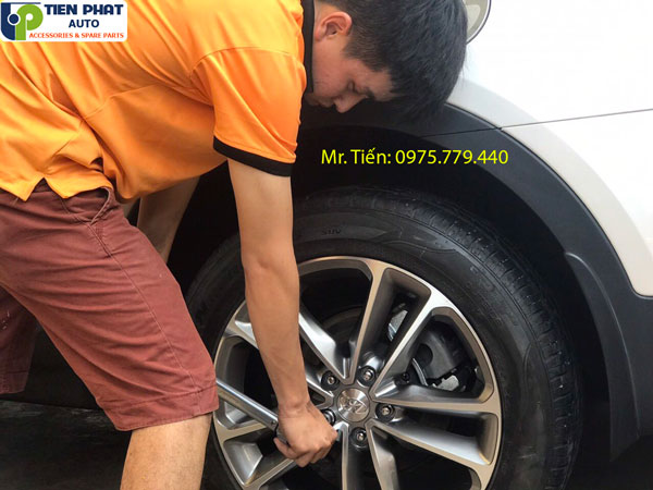 Lắp đặt cảm biến áp suất lốp tích hợp màn hình Taplo xe Hyundai Santafe tại TPHCM