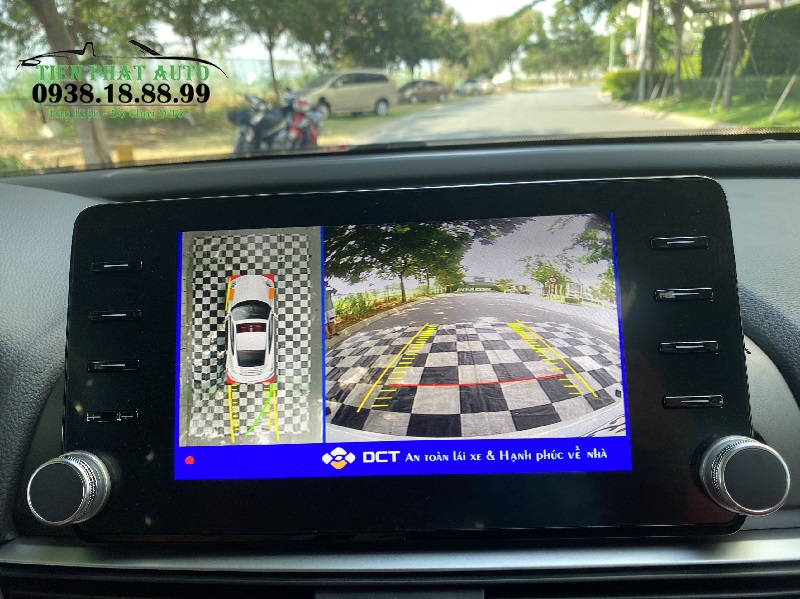 Khi-lui-xe-he-thong-camera-360DCT-honda-accord-se-hien-thi-vach-lui