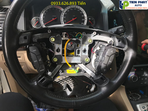 Độ nút điều khiển âm thanh trên vô lăng cho xe Chevrolet Captiva 2007-2010