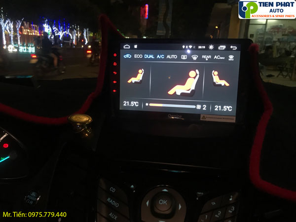 Lắp đặt màn hình DVD cho Ford Fiesta 2012-2018 chính hãng