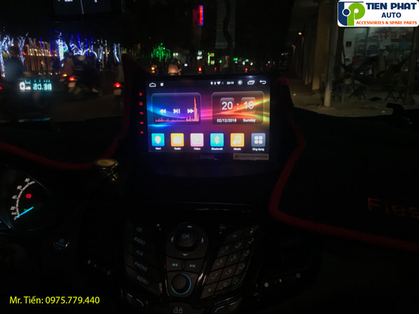 Lắp đặt đầu DVD cho Ford Fiesta 2012-2018