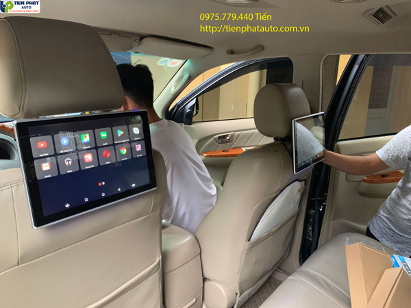 Màn hình gối đầu cho Toyota Fortuner lắp đặt tại Tiến Phát
