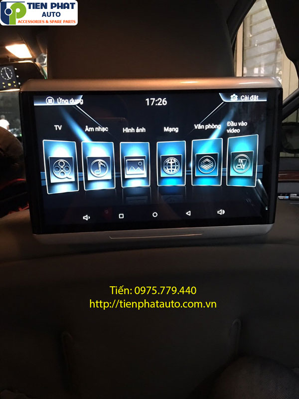 Màn hình gối đầu cho xe Mercedes C300