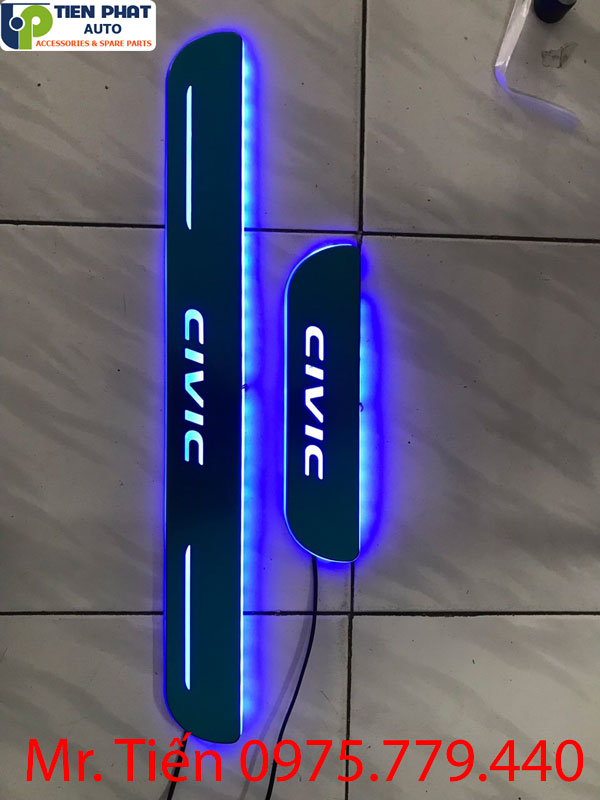 Nẹp bước chân 7 màu cho các dòng xe hơi