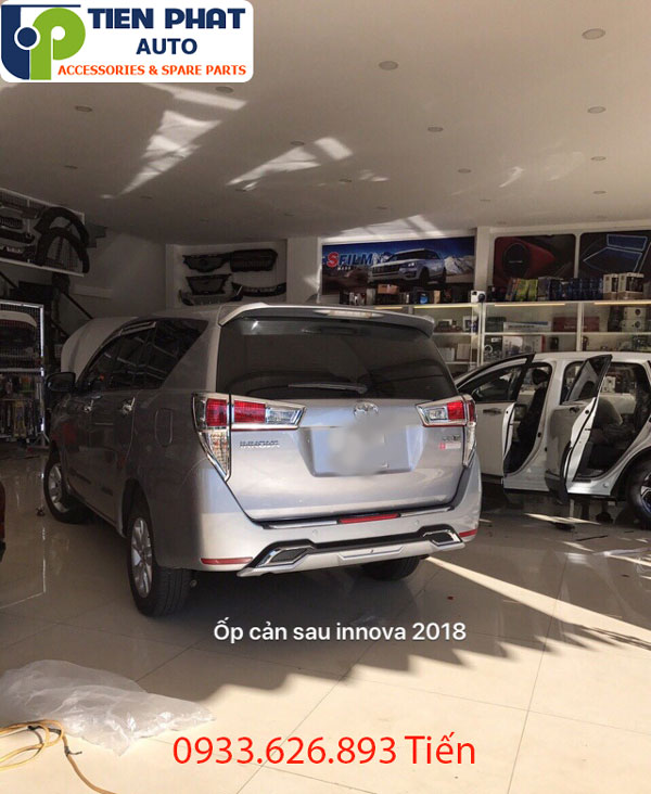 Ốp cản sau cho Toyota Innova 2018