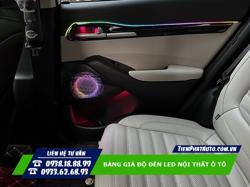 Mẫu đèn LED nội thất viền loa cho xe ô tô
