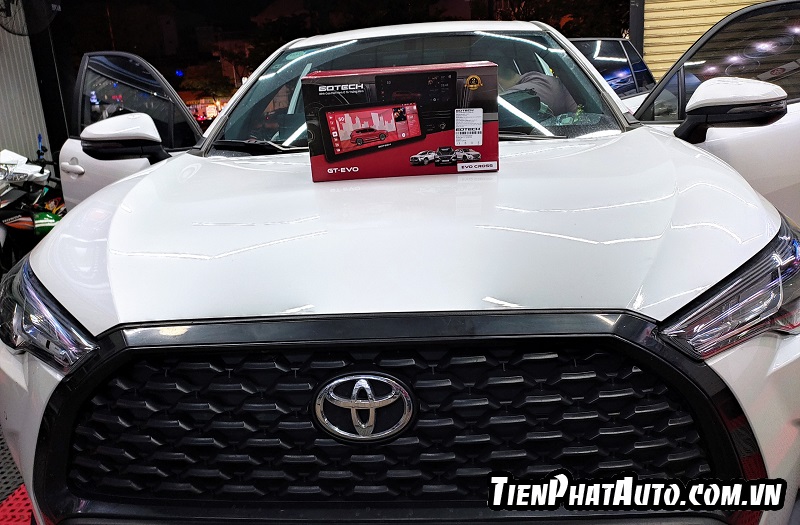Hình ảnh Toyota Cross lắp đặt màn hình Gotech GT EVO