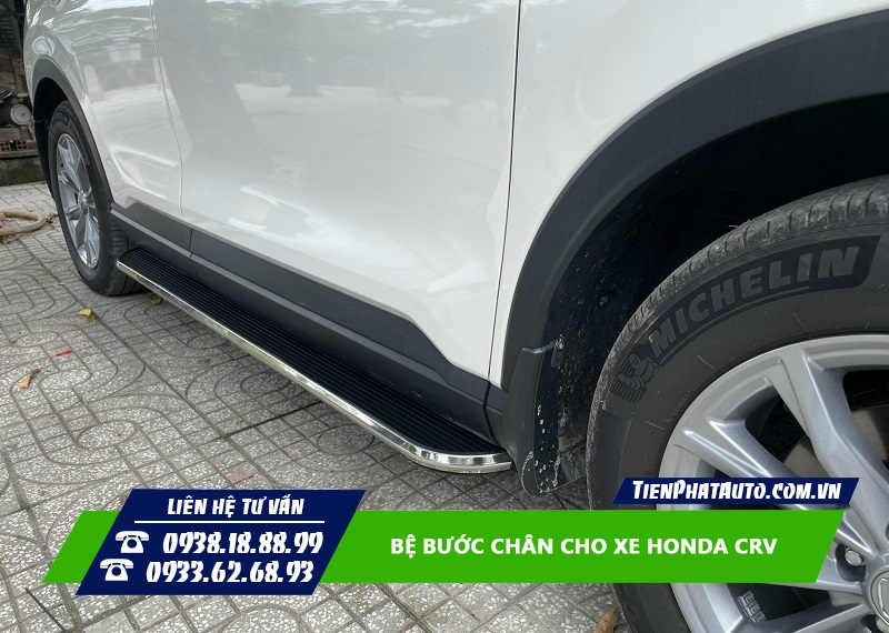 Lắp bệ bước chân cho Honda CRV giúp bước lên xuống xe dễ dàng