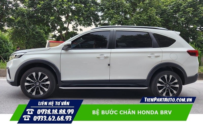 Bệ bước chân Honda BRV giúp mang lại nhiều sự tiện lợi khi sử dụng