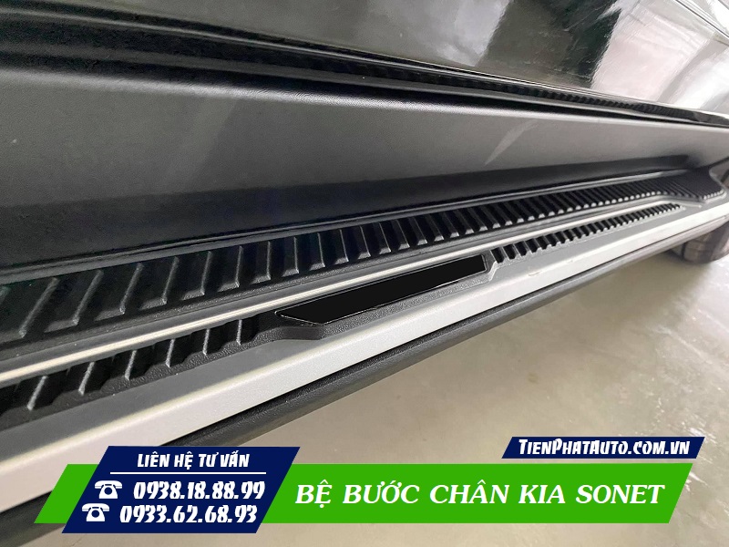 Bệ bước chân được thiết kế theo xe lắp đặt vừa vặn thẩm mỹ