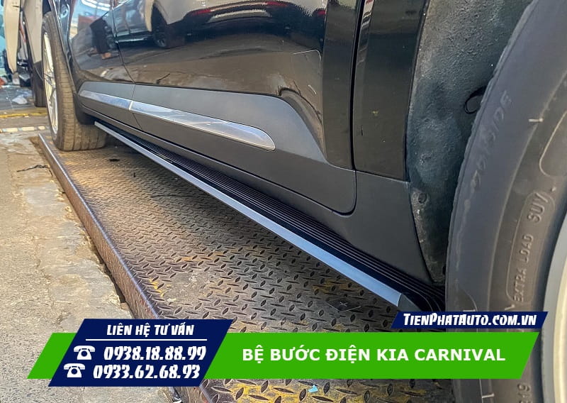 Khi đóng cửa thì bệ bước điện sẽ tự động thụt vô gọn gàng
