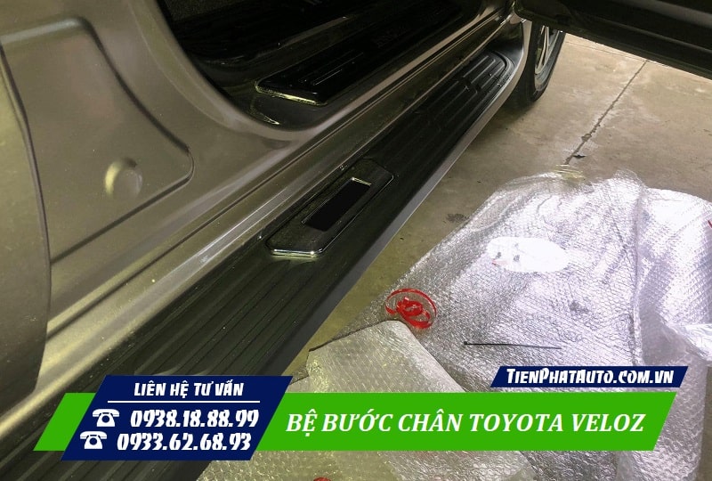 Bệ bước chân Toyota Veloz Cross 2022 là phụ kiện cần thiết không thể thiếu