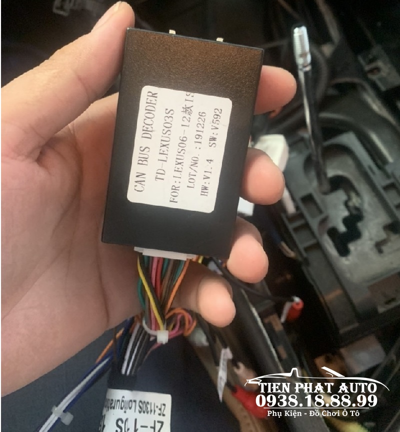 bo-chuyen-doi-canbus-khi-lap-man-hinh-tesla-cho-lexus-is-250