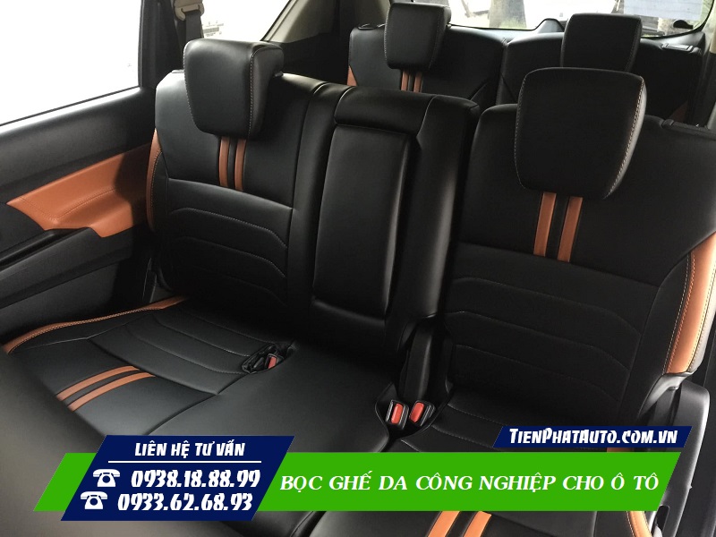 Ghế chất liệu da giúp giữ vệ sinh nội thất của xe được tốt hơn