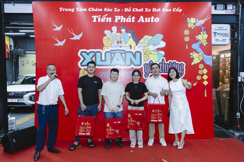 Nhân viên bộ phận Marketing tại Tiến Phát Auto