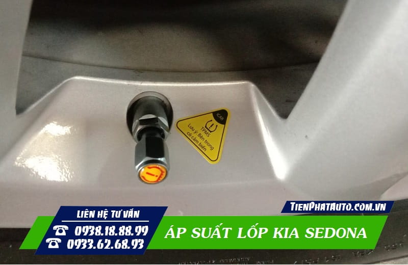 Lắp cảm biến áp suất lốp giúp dễ dàng kiểm soát nhiệt độ 4 lốp xe