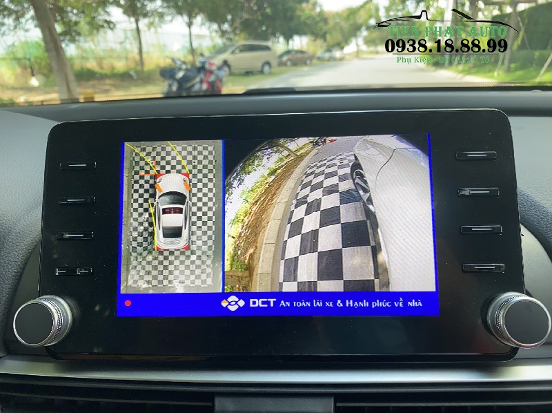 camera-360-DCT-t1-honda-accord-hien-thi-man-hinh-ben-trai-khi-xi-nhan-trai