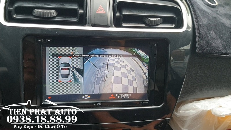 camera-360-dct-mitsubishi-attrage-hien-thi-goc-nhin-ben-phai-khi-xi-nhan-phai