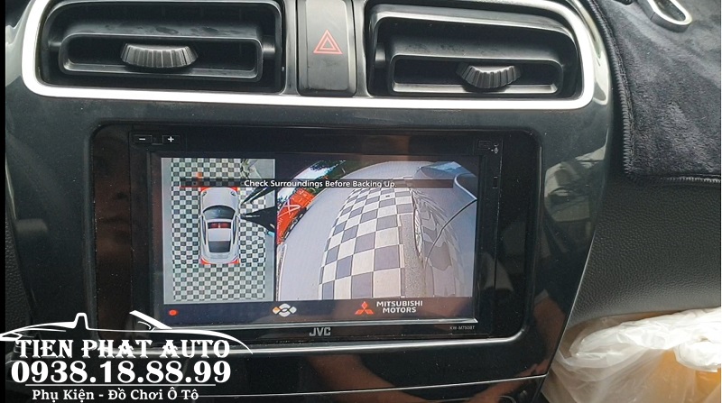 camera-360-dct-mitsubishi-attrage-hien-thi-goc-nhin-ben-trai-khi-xi-nhan-trai