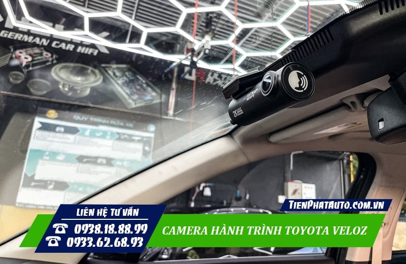Camera hành trình là phụ kiện không thể thiếu trên Toyota Veloz