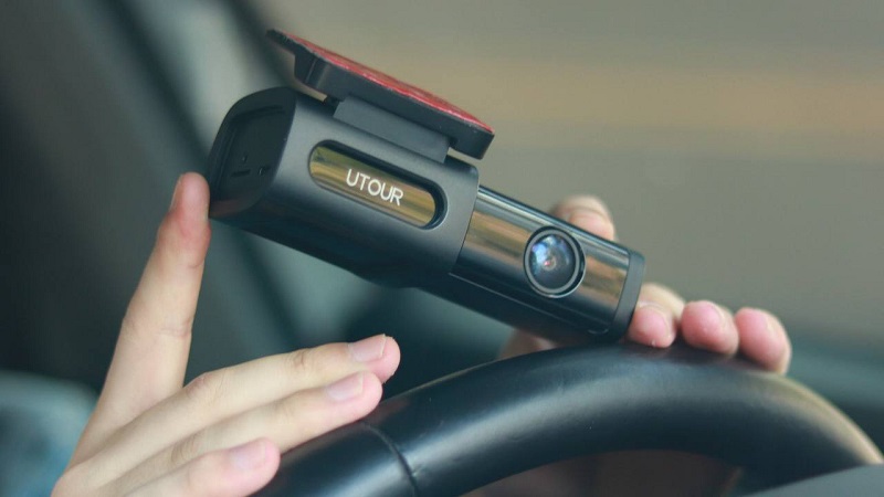 Camera hành trình Utour C2L công nghệ AI thông minh