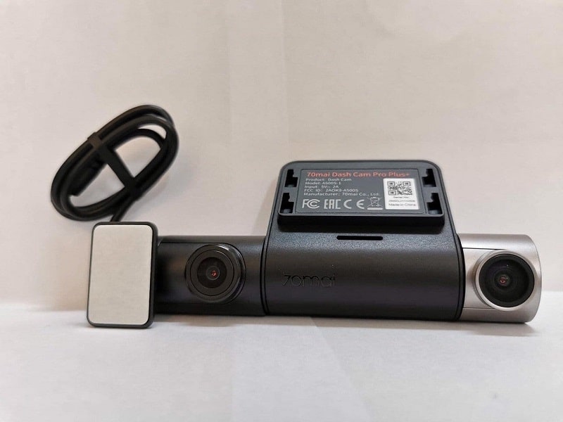 Xiaomi 70mai A500S gồm 2 mắt camera ghi hành trình trước và sau
