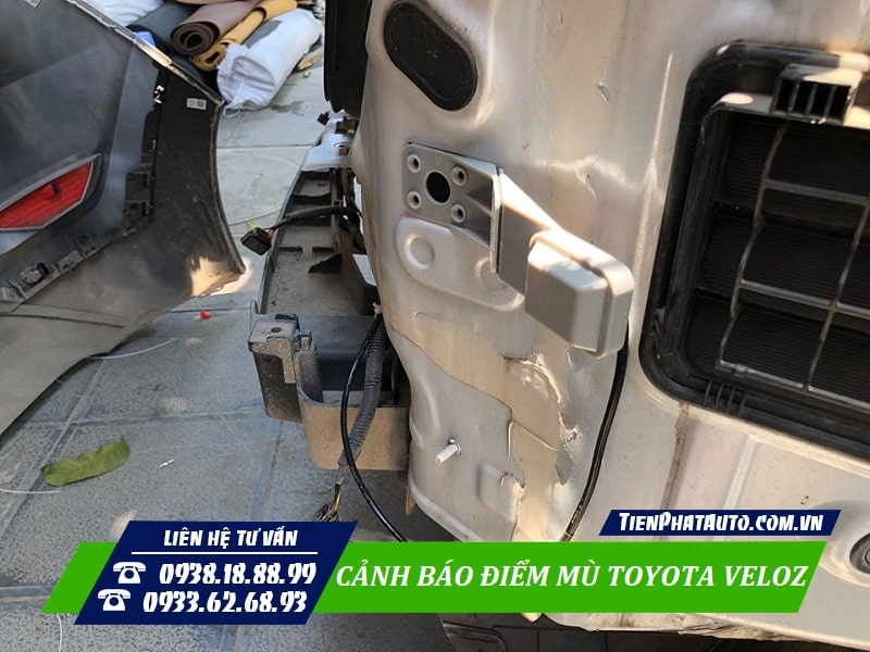 Ảnh bộ Radar cảnh báo điểm mù Toyota Veloz được lắp sau cản xe