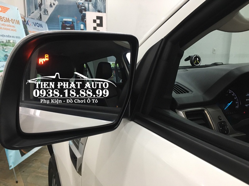 canh-bao-diem-mu-tren-guong-xe-kia-seltos