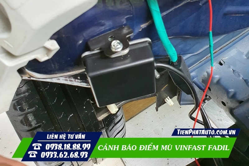 Radar được lắp đặt cản sau xe để phát sóng nhận biết xe khác ở điểm mù
