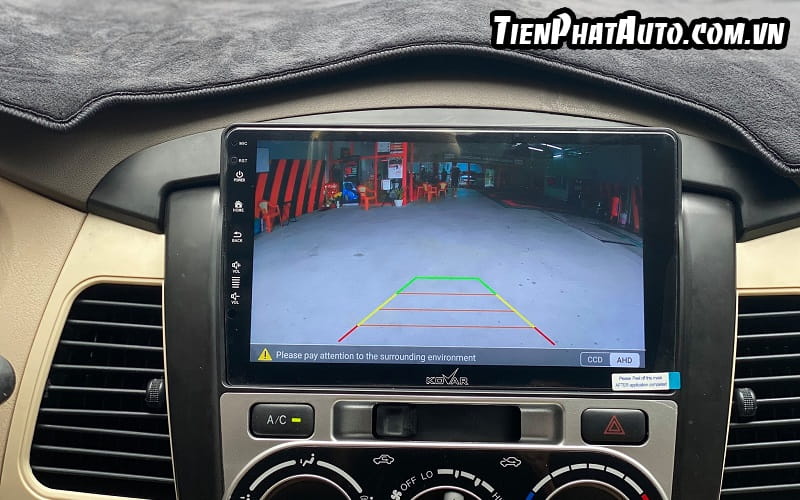 Màn hình tích hợp camera lùi quan sát rõ nét