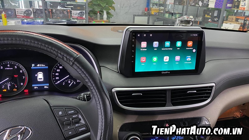 Tiến Phát Auto chuyên phân phối và lắp đặt màn hình OLED chính hãng