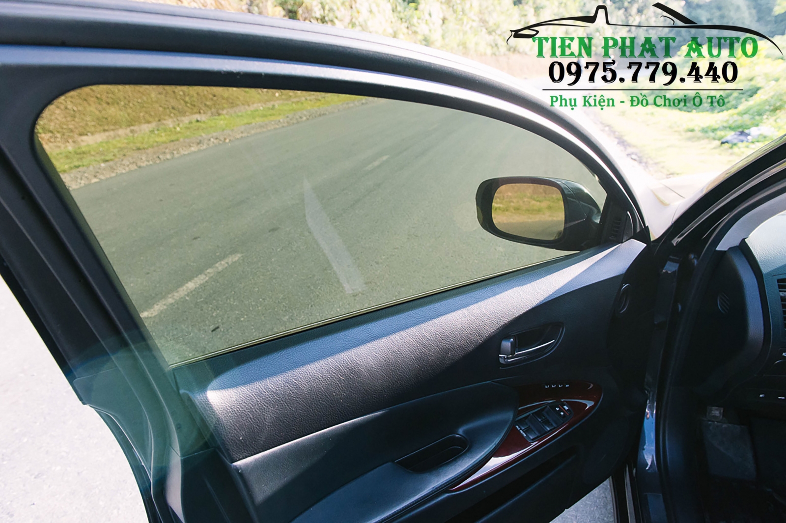 dan-phim-cach-nhiet-3m-chinh-hang-cho-oto-tienphatauto
