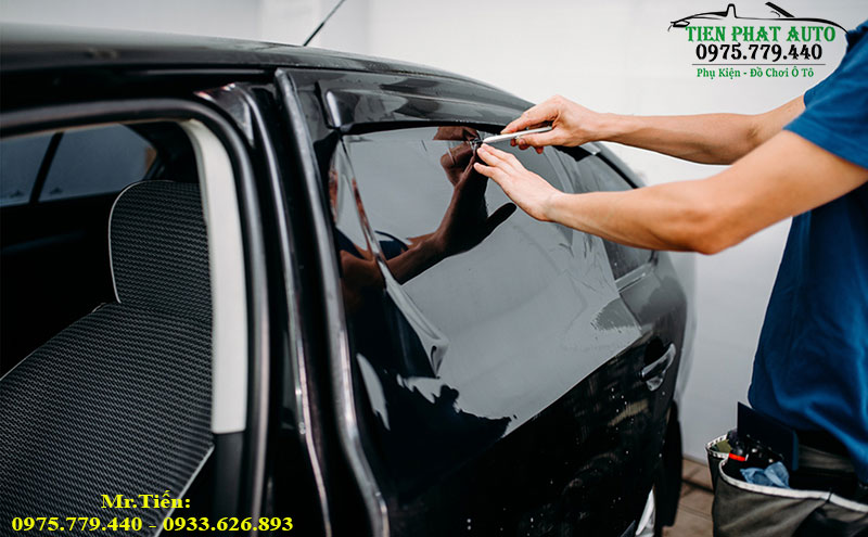 dan-phim-cach-nhiet-3m-chuyen-nghiep-cho-o-to