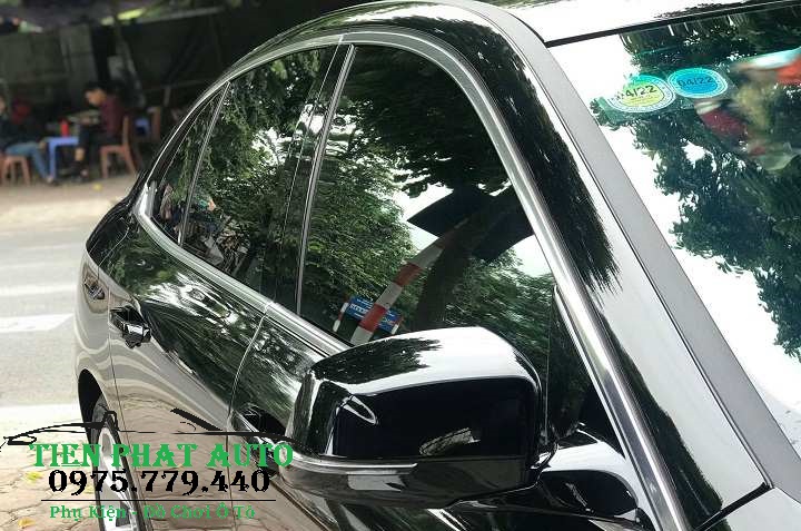 Hình ảnh kính hông xe sau khi dán phim cách nhiệt Vinfast Lux A 2.0