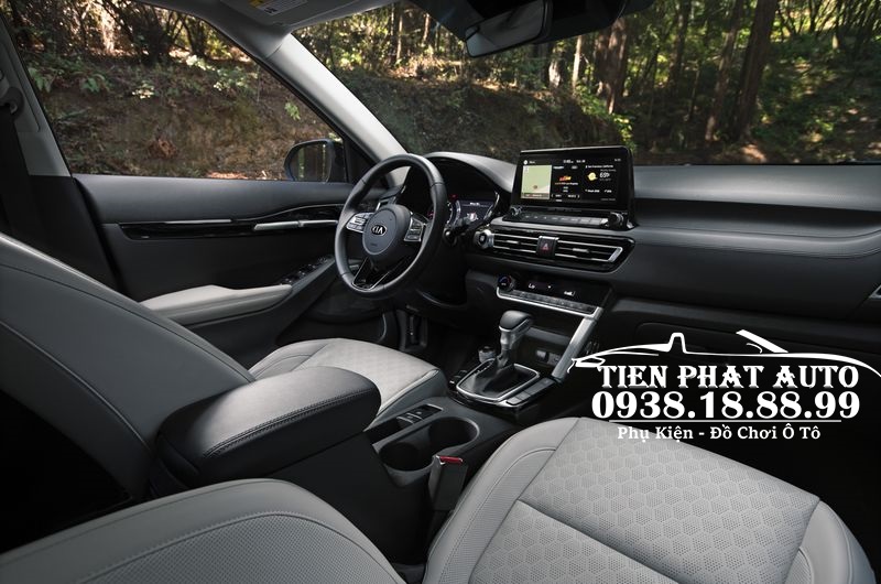 dan-phim-cach-nhiet-cho-xe-kia-seltos-bao-ve-noi-that-ben-trong-xe