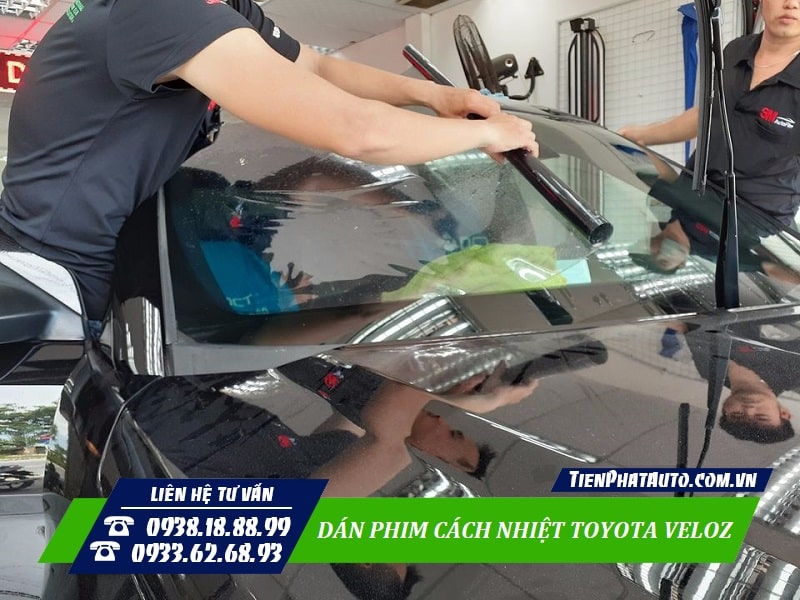 Dán phim cách nhiệt cho Toyota Veloz là phụ kiện cần thiết không thể nào thiếu