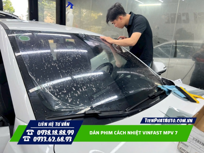 Kính lái là kính hấp thụ nhiệt nhiều nên cần chọn dán phim loại chất lượng Kính lái là kính hấp thụ nhiệt nhiều nên cần chọn dán phim loại chất lượng