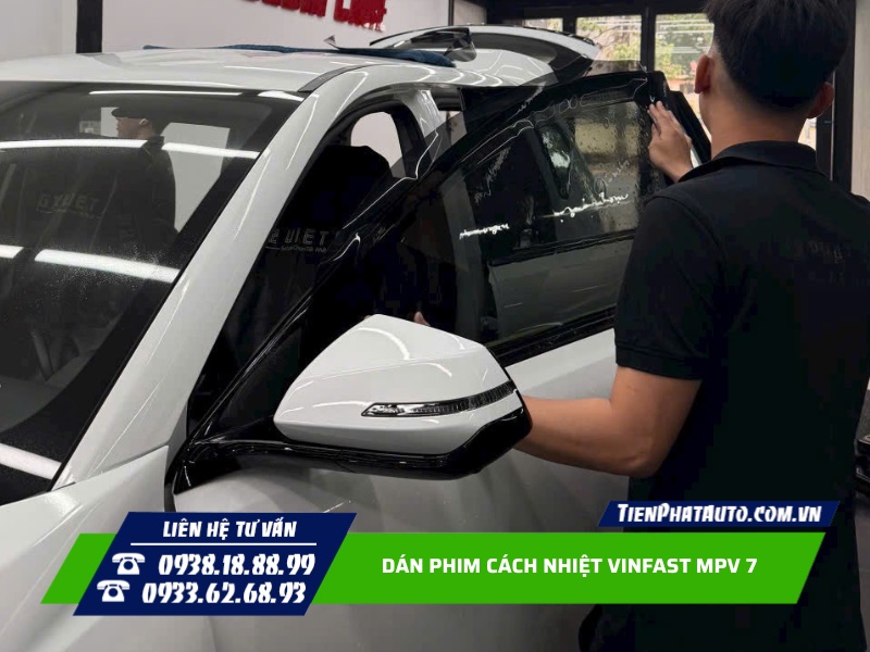 Dán phim kính sườn tối màu giúp chống tia UV tốt và giảm nhiệt hiệu quả Dán phim kính sườn tối màu giúp chống tia UV tốt và giảm nhiệt hiệu quả
