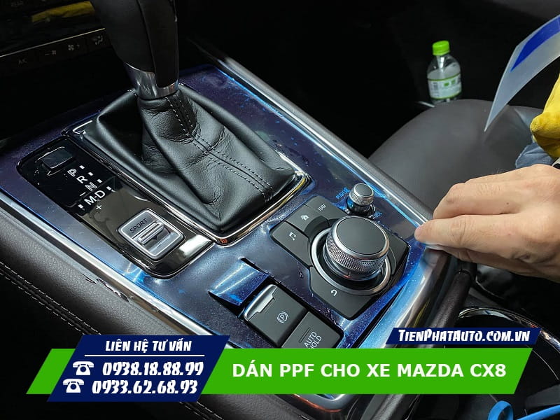 Hình ảnh dán PPF phần khu vực cần số xe Mazda CX8
