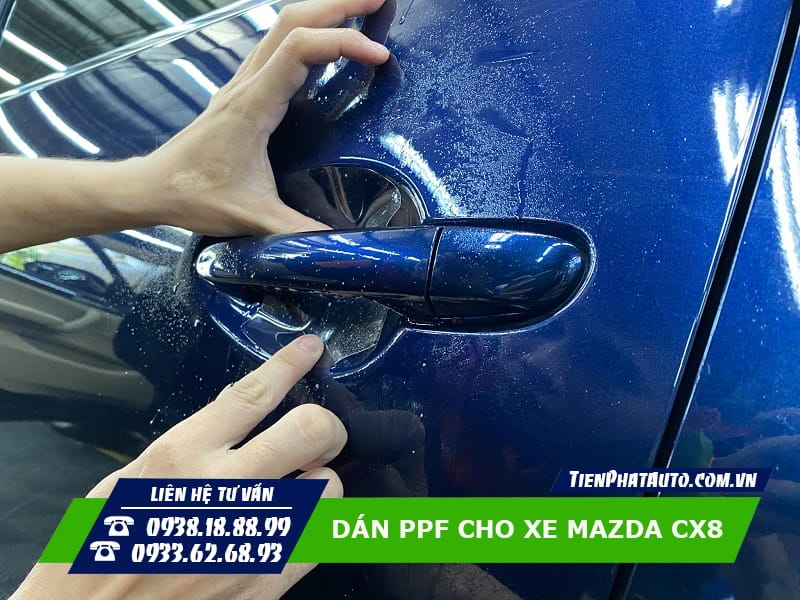 Hình ảnh dán PPF phần hõm tay nắm cửa xe Mazda CX8