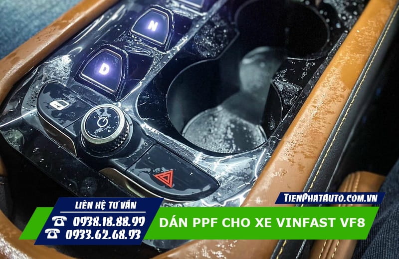 Hình ảnh dán PPF cho Vinfast VF8 vị trí khu vực điều khiển