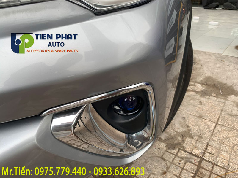 den-bi-gam-cho-xe-Fortuner