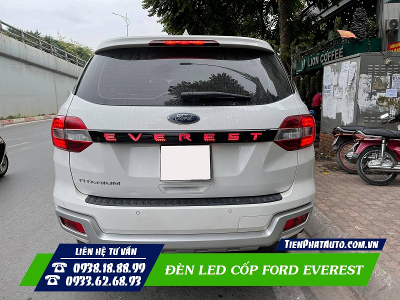 Đèn LED cốp Ford Everest được lắp đặt bởi Tiến Phát Auto
