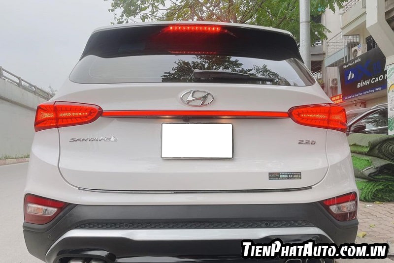 Đèn LED cốp sau lắp cho Santafe 2019 - 2021
