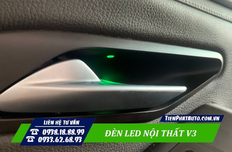 Vị trí đèn LED nội thất V3 ở hộp tay mở cửa