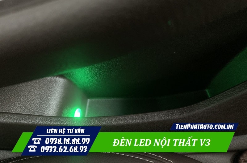 Vị trí đèn LED nội thất V3 ở hộp để đồ cửa xe