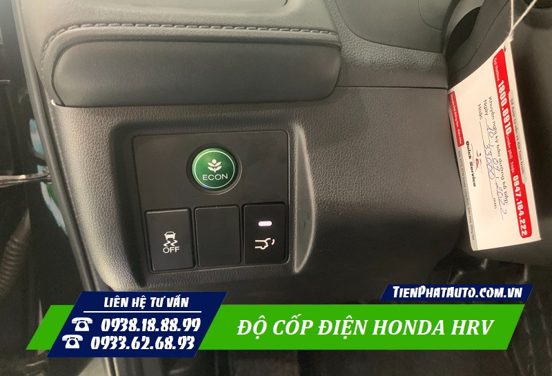 Nút bấm đống mở cốp điện được tích hợp vị trí ghế lái