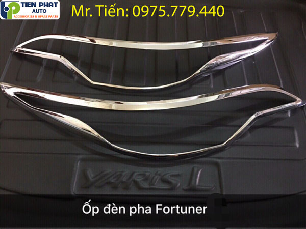 Bộ ốp viền đèn - phụ kiện đồ chơi cho xe Fortuner 2018 - 2019