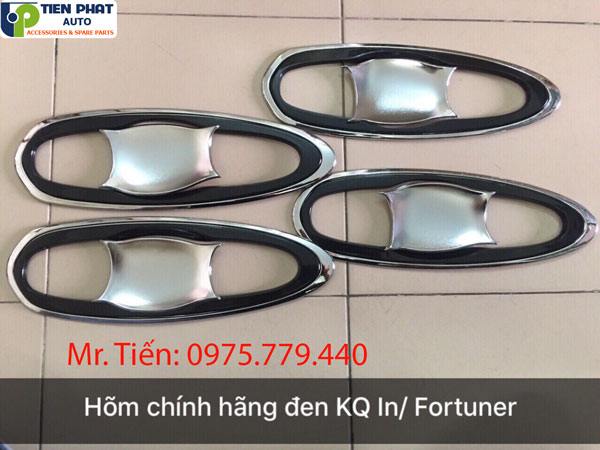 Hỗm cửa - phụ kiện đồ chơi cho xe Fortuner 2018 - 2019