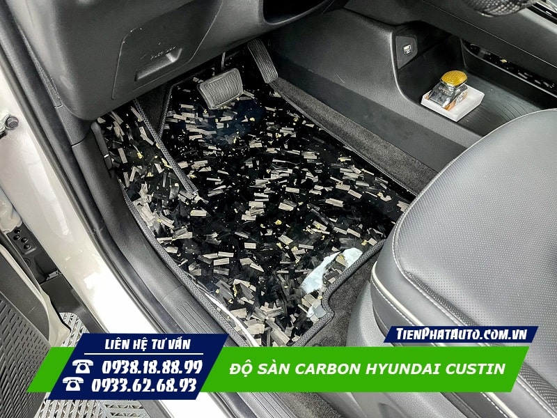 Lót sàn Carbon lắp vị trí ghế tài trên xe Hyundai Custin